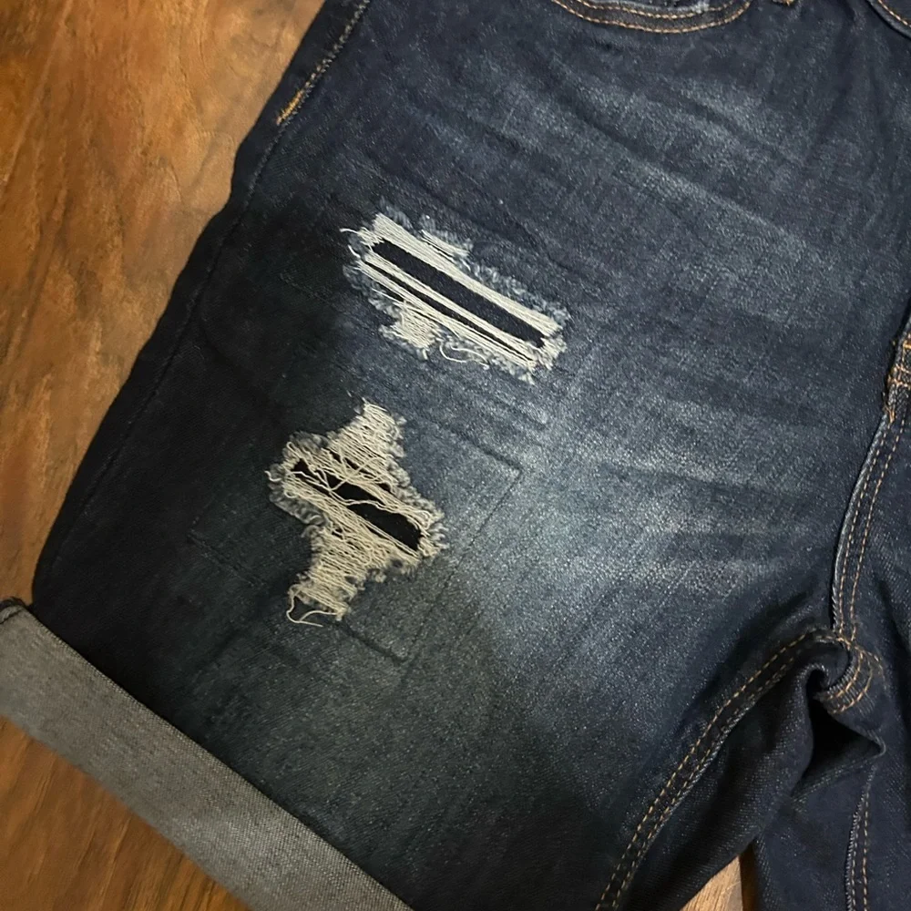 True Craft Dark Indigo Distressed Denim Bermuda Shorts Junior Size 11